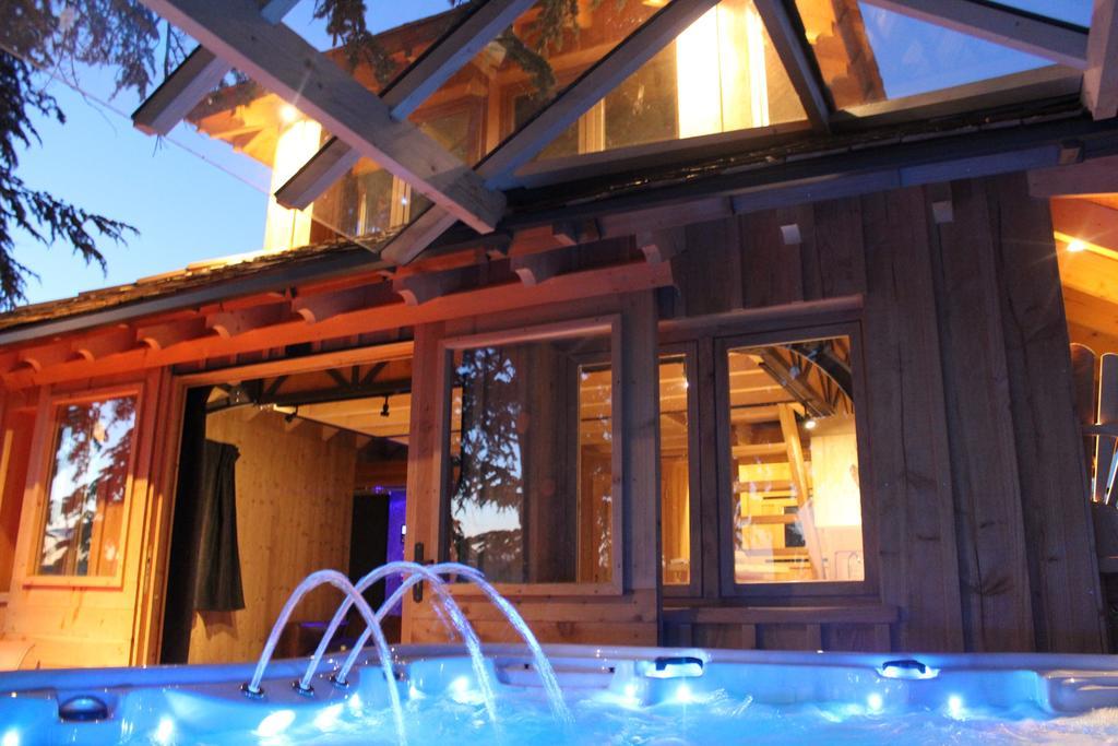 Domaine Des Grands Cedres Bed & Breakfast Cordelle Exterior foto