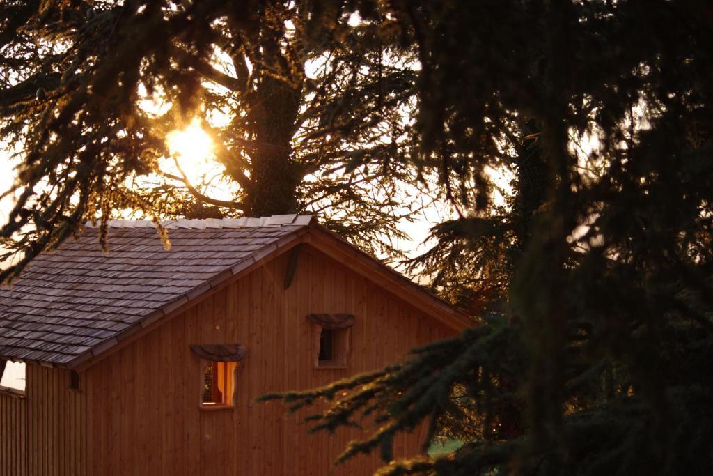 Domaine Des Grands Cedres Bed & Breakfast Cordelle Cameră foto